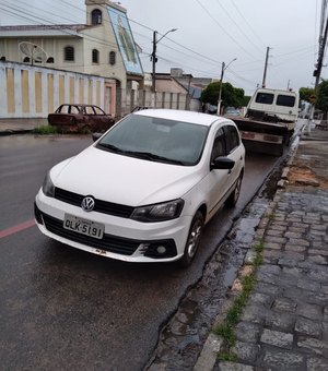 Polícia recupera carro que foi furtado em frente à residência do proprietário em Arapiraca