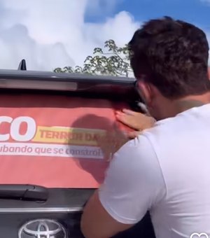 Rico Melquiades adesiva carros com frases polêmicas e ironiza possível candidatura a deputado