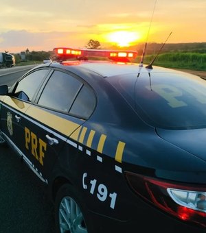 Idoso foragido da Justiça alagoana é preso com carro de luxo em Pernambuco