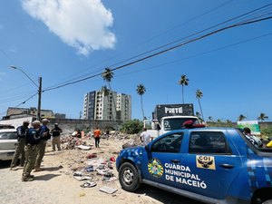 Caminhões são apreendidos em fiscalização de descarte irregular no Prado