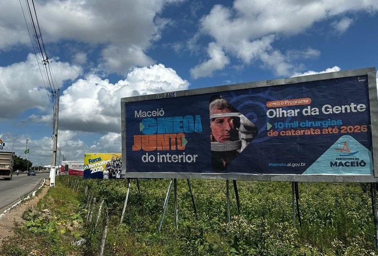 Outdoor com programa de JHC em Maceió é visto em Arapiraca