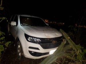Carro de prefeito de Ouro Branco é metralhado por criminosos 