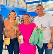 Prefeitura de Feira Grande realiza tradicional entrega do peixe da Semana Santa