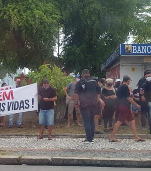 Moradores protestam na Praça Lucena Maranhão e pedem celeridade da Braskem