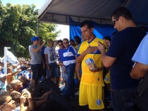 Após declarar que só jogaria no ASA, Didira é apresentado no CSA