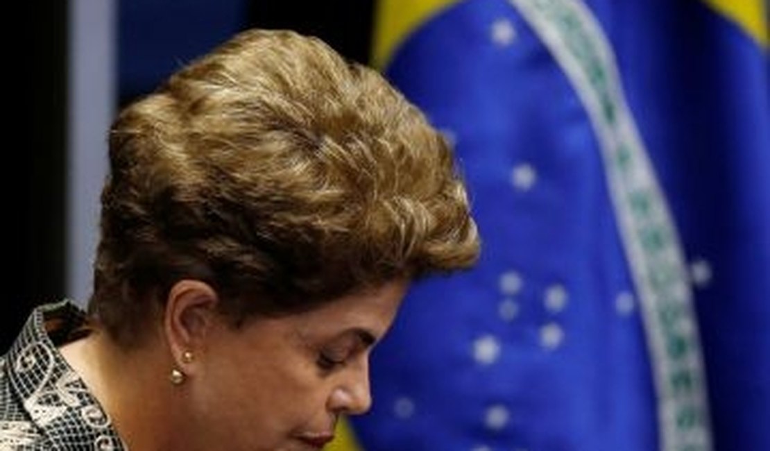 Impeachment de Dilma não irá salvar Brasil, diz imprensa estrangeira