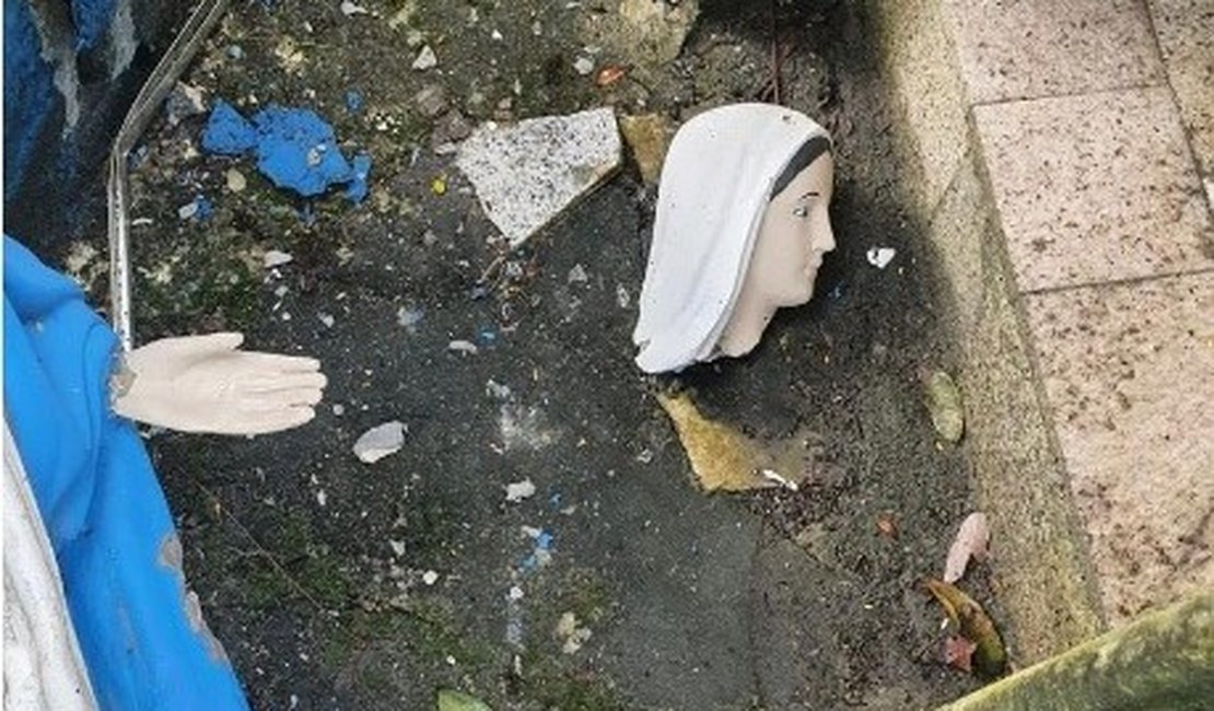 Imagem de Nossa Senhora das Graças é destruída no Salvador Lyra, em Maceió