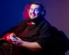 Conheça o padre gamer que evangeliza usando videogames e cultura geek