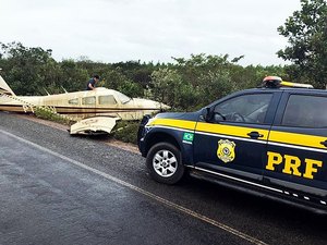 Avião faz pouso forçado na BR-101 após sair de Paulo Afonso (BA)