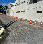 Moradores reclamam de bloqueio de vagas de estacionamento no Jaraguá durante São João