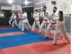 Prefeitura de Palmeira dos Índios implantará aulas de Karatê para alunos da rede municipal