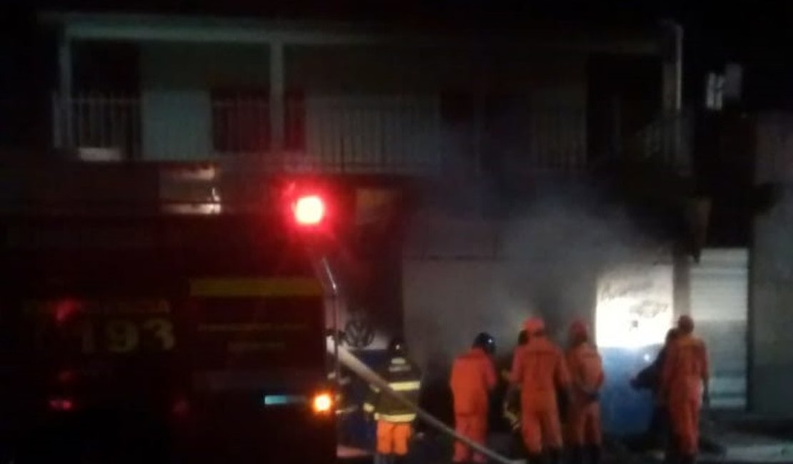 Vazamento de gás causa incêndio e destrói apartamento em Maceió