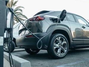 MP pede esclarecimentos sobre recarga em postes e Equatorial diz ter adotado providências