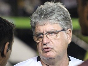 Após sétima derrota seguida, Geninho deixa o cargo de treinador do ABC
