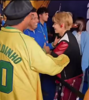 Taehyung, do BTS, é surpreendido por elogio de Ronaldo Fenômeno