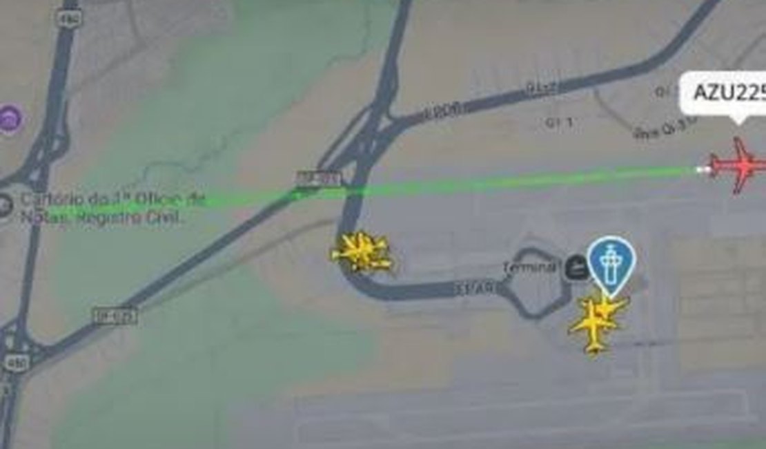 Avião da Azul que partiu de SP para Maceió faz pouso de emergência em Brasília