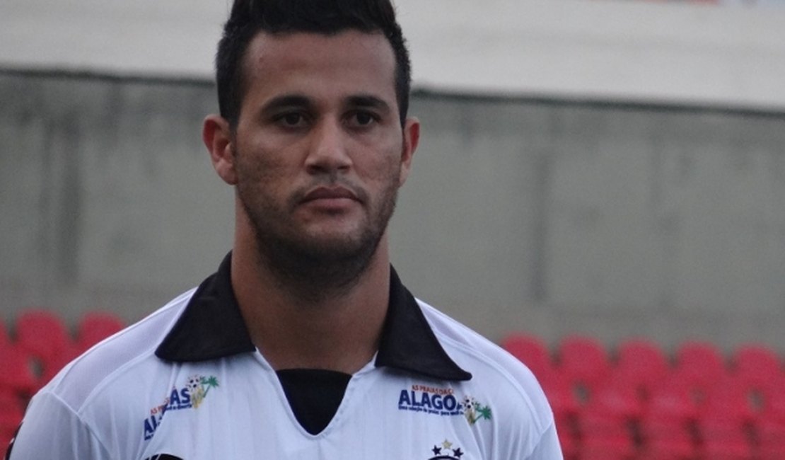 Coruripe dispensa três jogadores por indisciplina