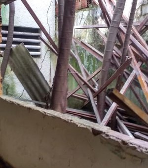 Polícia Civil prende acusados de furtar madeira, telhas e objetos de casa no Pinheiro