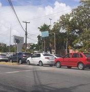 Trânsito intenso marca começo de votação em faculdade de Cruz das Almas, em Maceió