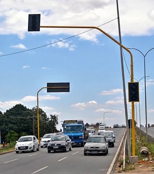 Semáforos em frente a shopping de Arapiraca voltam a funcionar após fim de semana parados