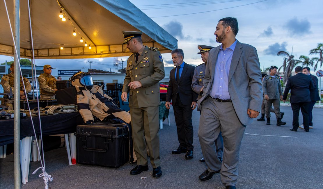 AL investe R$ 11,2 milhões e entrega arsenal moderno para a Segurança Pública