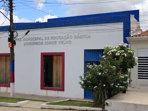 Atalaia: Defensoria debate mudança de nome de escola municipal Domingos Jorge Velho