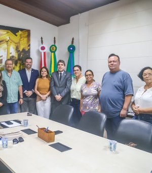 Câmara promulga lei que unifica matrícula dos professores da rede municipal de Maceió