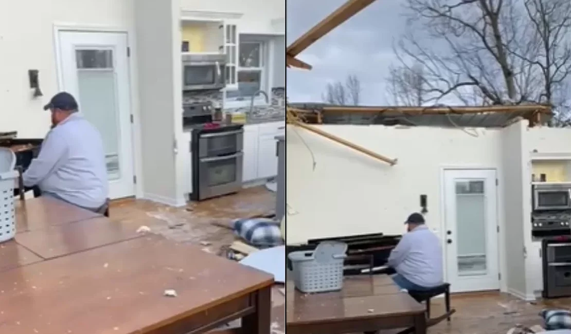 Homem toca piano em casa destruída por tornado nos EUA