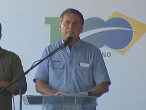 [Vídeo] Bolsonaro apela para Congresso aprovar projeto que torna fixo ICMS sobre combustíveis durante visita a AL