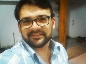 Professor passa mal em sala de aula e está internado no HGE