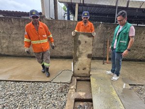Residencial  no bairro do Feitosa é autuado por despejo irregular de esgoto