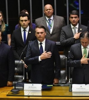 Jair Bolsonaro toma posse como presidente da República