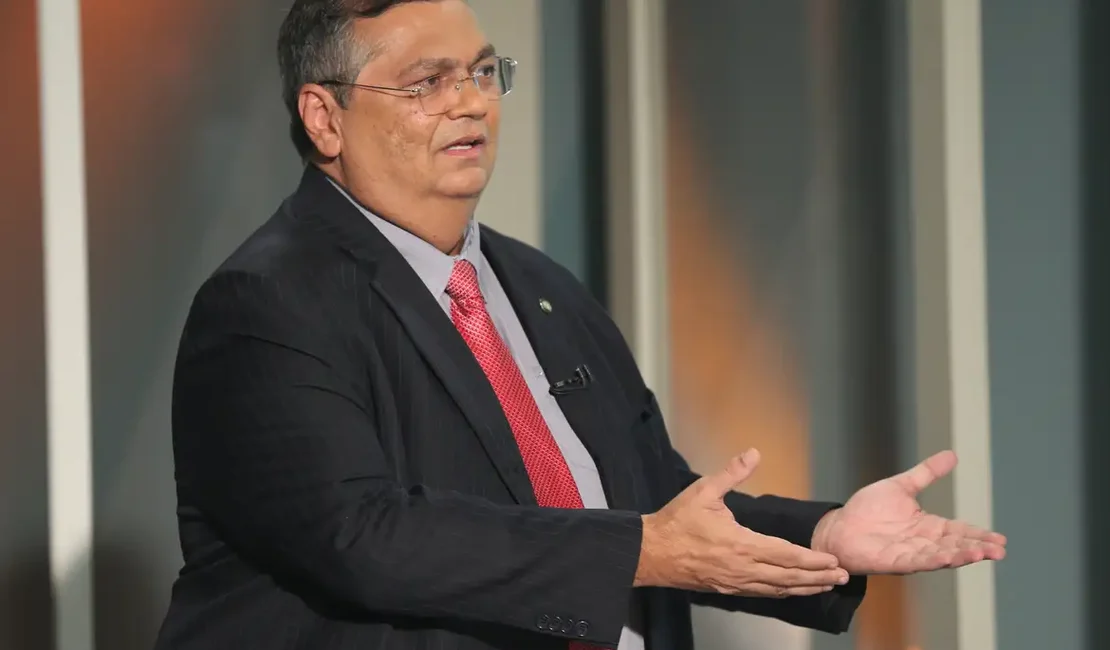 Dino manda PF investigar novas irregularidades em emendas Pix