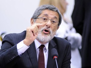 Ex-presidente petista da Petrobras tem aposentadoria cassada