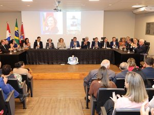 Ministério Público de AL reconhece trajetória da ministra Marluce Caldas