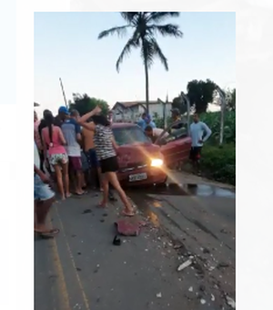 [Vídeo] Colisão frontal entre  veículos deixa dois feridos em Craíbas