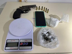 Rotam prende suspeito de tráfico e apreende arma de fogo no Clima Bom