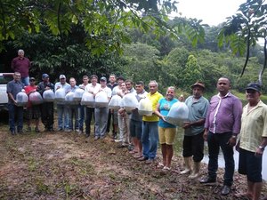 Seagri distribui 30 mil alevinos a agricultores familiares no Litoral e Sertão