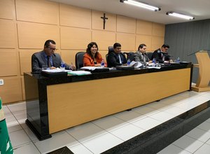 [Vídeo] Vereadora solicita criação de aplicativo para usuário ter acesso a informação sobre medicamentos