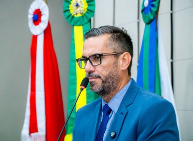 Lei de Leonardo Dias multa quem desrespeitar símbolos cristãos em Maceió