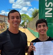 Deputado Leonam homenageia estudante que denunciou caso de intolerância religiosa no Ifal