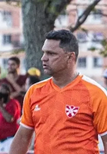 Penedense oficializa o técnico Bebeto Moraes