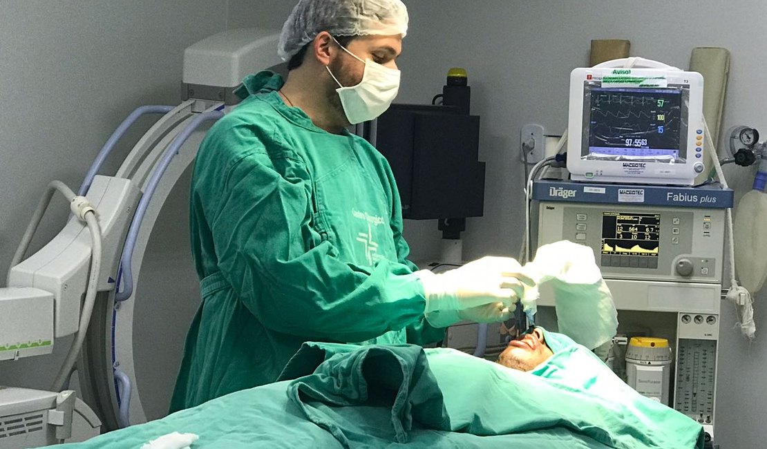 Hospital de Arapiraca realiza cirurgia facial em família que sofreu acidente no Sertão