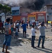 [Vídeo]Supermercado pega fogo em Canapi, Sertão de Alagoas
