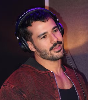 Mateus, do BBB 25, investe na carreira de cantor com projeto de covers e almeja feat com Anitta: 'Um sonho'
