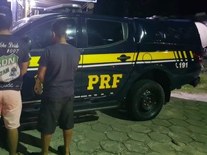 PRF apreende 200 caixas de bebida alcoólica sem nota fiscal em Atalaia