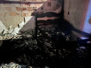 Incêndio atinge residência no Conjunto Aprígio Vilela