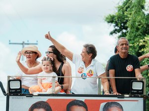 Célia Rocha percorre Arapiraca e diz que vai “botar para quebrar” como vice