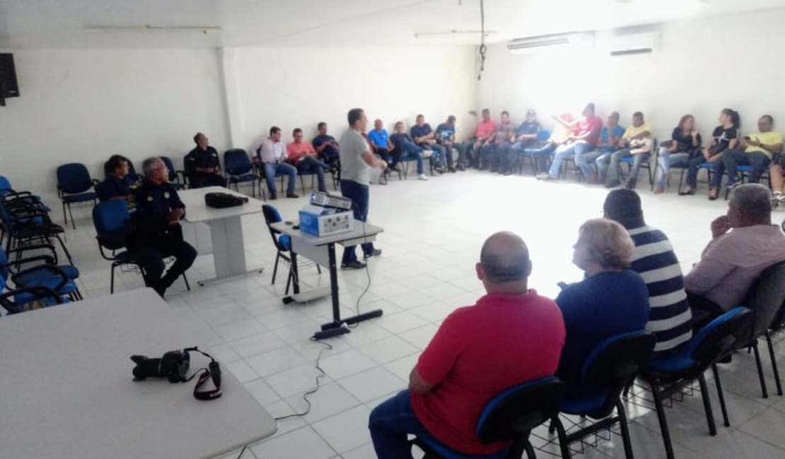 Guardas de Maceió recebem orientações sobre o adesão voluntária