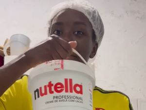 Confeiteira se emociona ao comprar primeiro pote de chocolate para a própria loja